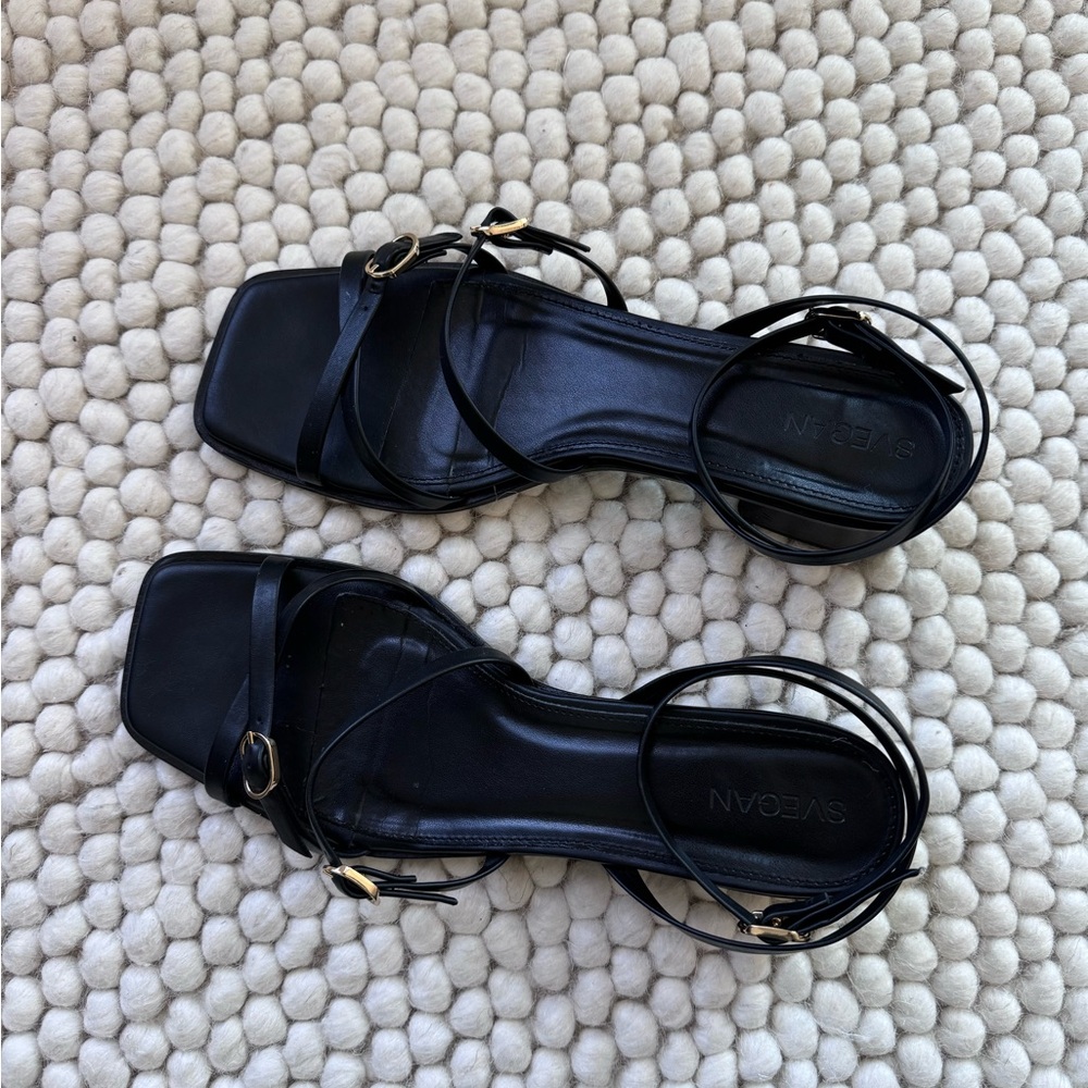 Alohas Lorena black vegan leather sandal size 42